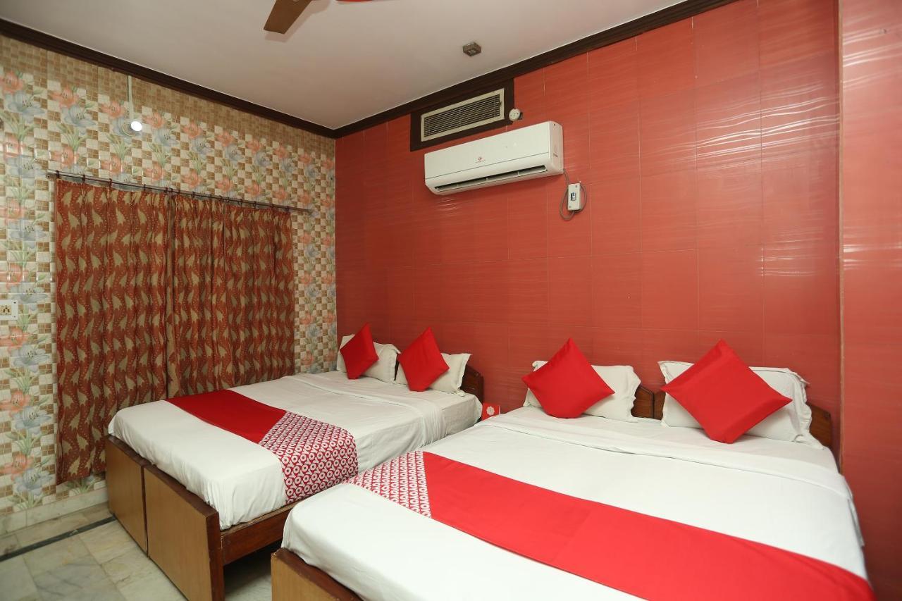 Oyo 18641 Hotel Rashmi Tājganj Extérieur photo